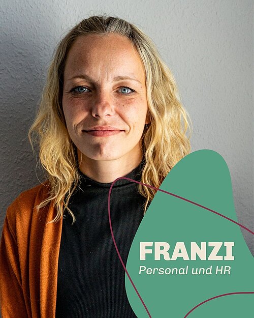 Willkommen im Team, Franzi! 💛
Seit Dezember 2025 ist Franzi Teil unseres Teams im Bereich Personal und HR. Sie kommt... Willkommen im Team, Franzi! 💛
Seit Dezember 2025 ist Franzi Teil unseres Teams im Bereich Personal und HR. Sie kommt...